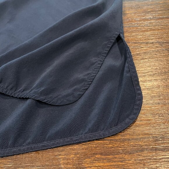 Vince Women's Sz S Navy Blue 100% Silk Shift Dress Relaxed Short Sleeves V-Neck - Picture 3 of 9